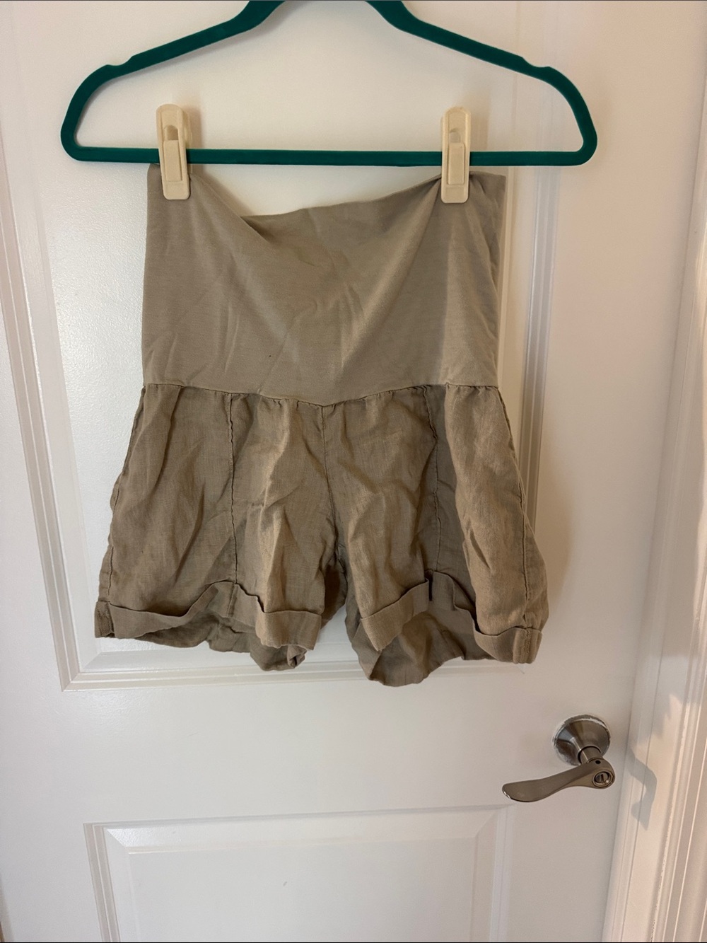High-Waist Fold Cuff Women's Shorts in Khaki